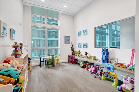 Condominio en venta en Miami, Florida, 1 dormitorio, 71.16 m2 № 1975475 - foto 27