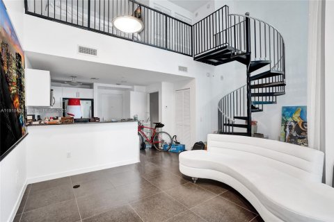 Condominio en venta en Miami, Florida, 1 dormitorio, 71.16 m2 № 1975475 - foto 5
