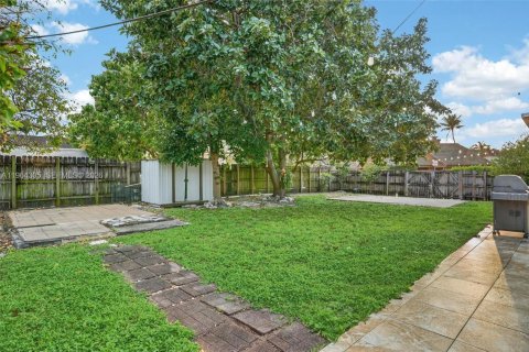 Villa ou maison à vendre à Miami, Floride: 3 chambres, 149.39 m2 № 2029620 - photo 14