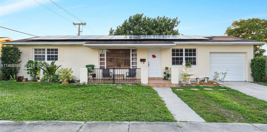Casa en Miami, Florida 3 dormitorios, 149.39 m2 № 2029620