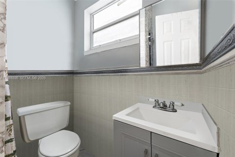 Casa en venta en Miami, Florida, 3 dormitorios, 149.39 m2 № 2029620 - foto 9