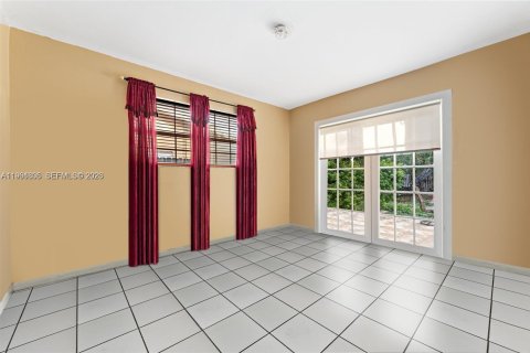 Casa en venta en Miami, Florida, 3 dormitorios, 149.39 m2 № 2029620 - foto 6