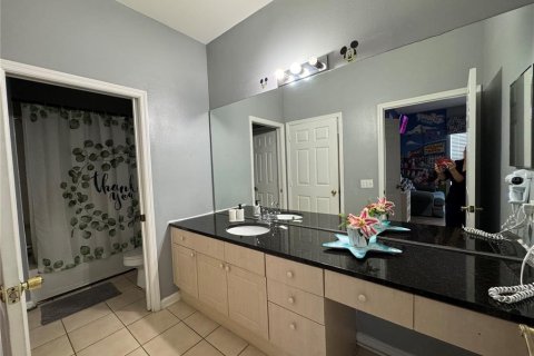 Condo in Kissimmee, Florida, 3 bedrooms № 2155635 - photo 11