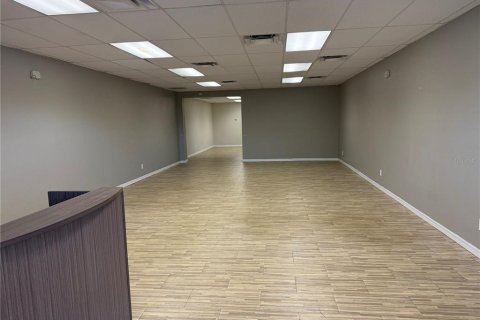 Propiedad comercial en alquiler en Ocala, Florida, 568.56 m2 № 1869109 - foto 4