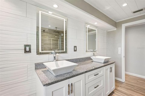 Casa en venta en Port Charlotte, Florida, 3 dormitorios, 186.55 m2 № 2314396 - foto 27