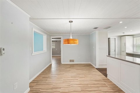 Casa en venta en Port Charlotte, Florida, 3 dormitorios, 186.55 m2 № 2314396 - foto 13