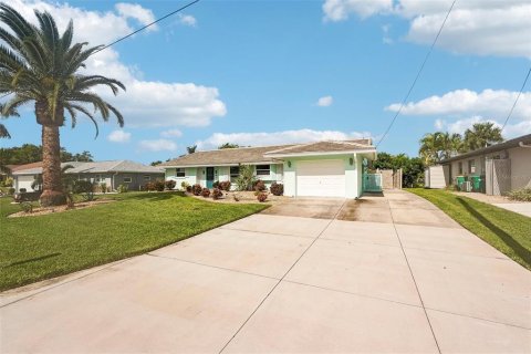 Casa en venta en Port Charlotte, Florida, 3 dormitorios, 186.55 m2 № 2314396 - foto 4