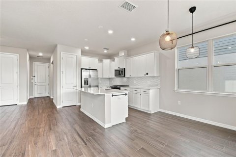 Villa ou maison à vendre à Odessa, Floride: 3 chambres, 203.27 m2 № 2388859 - photo 12