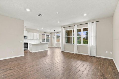 Villa ou maison à vendre à Odessa, Floride: 3 chambres, 203.27 m2 № 2388859 - photo 4