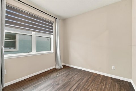 Villa ou maison à vendre à Odessa, Floride: 3 chambres, 203.27 m2 № 2388859 - photo 14