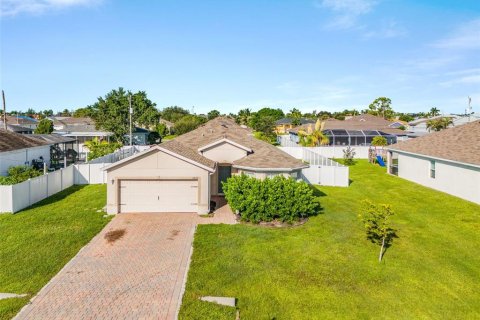 Villa ou maison à vendre à Cape Coral, Floride: 3 chambres, 162.3 m2 № 2421621 - photo 22