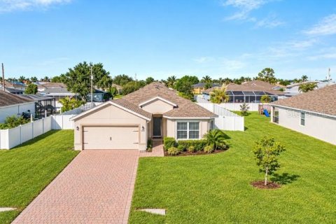 Villa ou maison à Cape Coral, Floride 3 chambres, 162.3 m2 № 2421621