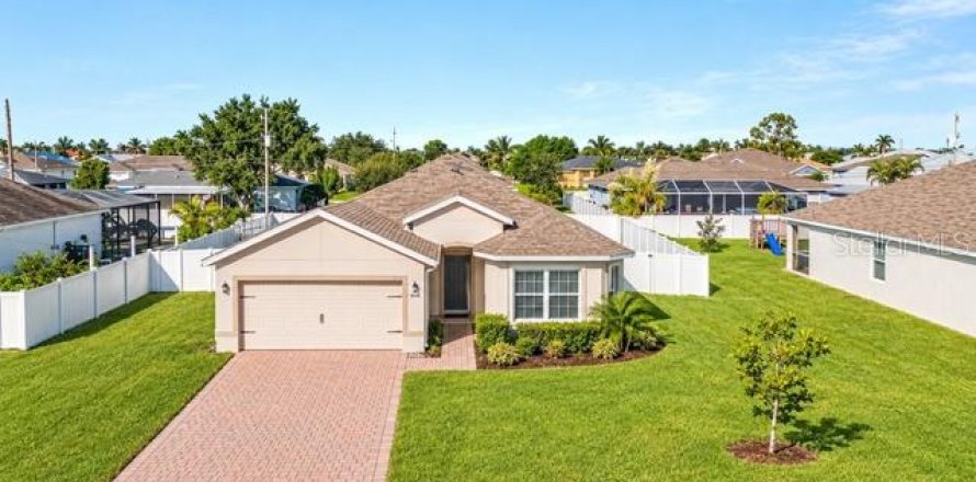 Villa ou maison à Cape Coral, Floride 3 chambres, 162.3 m2 № 2421621