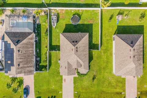 Villa ou maison à vendre à Cape Coral, Floride: 3 chambres, 162.3 m2 № 2421621 - photo 23
