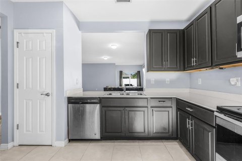 Villa ou maison à vendre à Cape Coral, Floride: 3 chambres, 162.3 m2 № 2421621 - photo 4