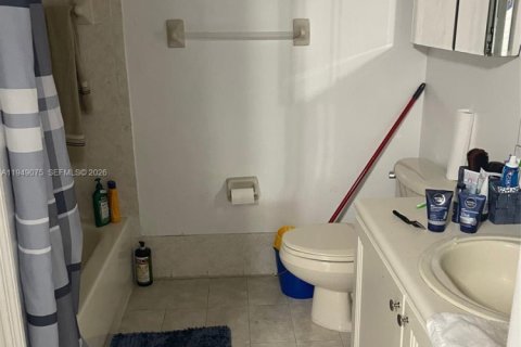 Condo in Hialeah, Florida, 3 bedrooms  № 2004869 - photo 5