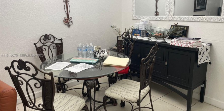 Condo in Hialeah, Florida, 3 bedrooms  № 2004869