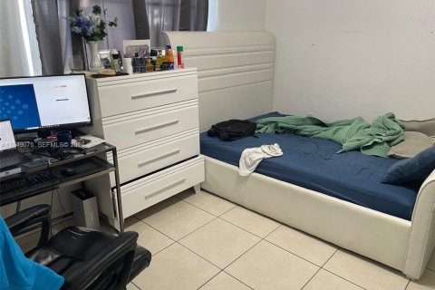 Condo in Hialeah, Florida, 3 bedrooms  № 2004869 - photo 4