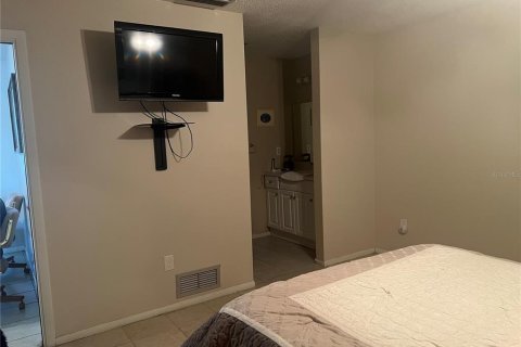 House in Englewood, Florida 2 bedrooms, 123.56 sq.m. № 1791229 - photo 19