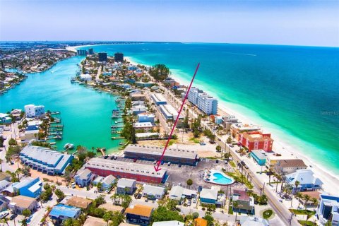 Condo in Saint Petersburg, Florida, 1 bedroom  № 2429019 - photo 18