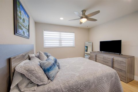 Condo in Saint Petersburg, Florida, 1 bedroom  № 2429019 - photo 10