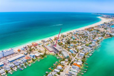 Condo in Saint Petersburg, Florida, 1 bedroom  № 2429019 - photo 17