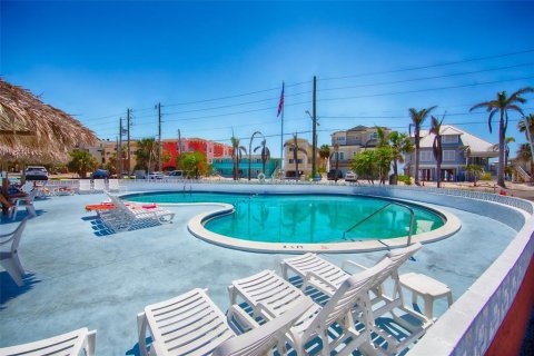 Condo in Saint Petersburg, Florida, 1 bedroom  № 2429019 - photo 15