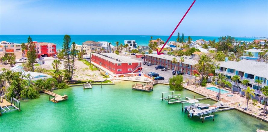 Condo in Saint Petersburg, Florida, 1 bedroom  № 2429019