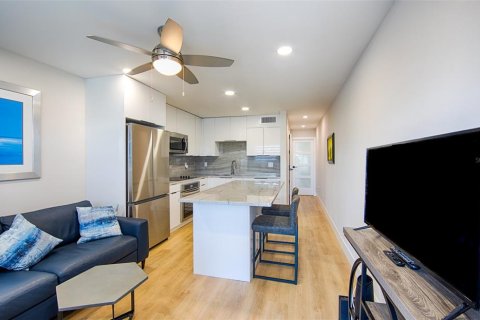 Condo in Saint Petersburg, Florida, 1 bedroom  № 2429019 - photo 5