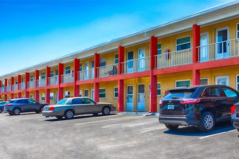 Condo in Saint Petersburg, Florida, 1 bedroom  № 2429019 - photo 20