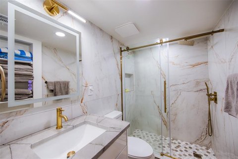 Condo in Saint Petersburg, Florida, 1 bedroom  № 2429019 - photo 12