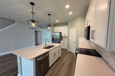 House in Daytona Beach, Florida 4 bedrooms, 262.91 sq.m. № 1919189 - photo 4