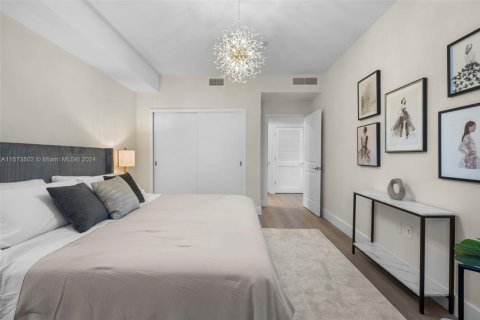 Condominio en venta en Hollywood, Florida, 1 dormitorio, 72.19 m2 № 1135267 - foto 8