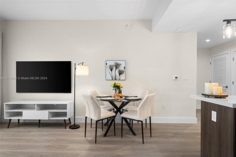 Condominio en venta en Hollywood, Florida, 1 dormitorio, 72.19 m2 № 1135267 - foto 10