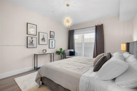Condominio en venta en Hollywood, Florida, 1 dormitorio, 72.19 m2 № 1135267 - foto 11