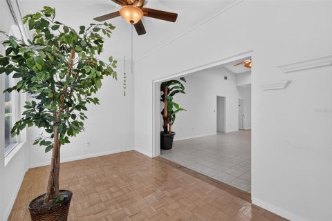 Condo in Eustis, Florida, 2 bedrooms  № 2215415 - photo 20