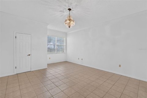 Condo in Eustis, Florida, 2 bedrooms  № 2215415 - photo 7