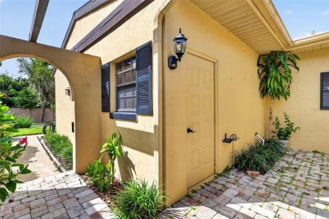 Condo in Eustis, Florida, 2 bedrooms  № 2215415 - photo 4