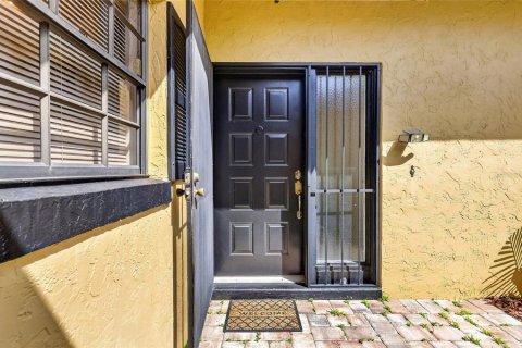Condo in Eustis, Florida, 2 bedrooms  № 2215415 - photo 6