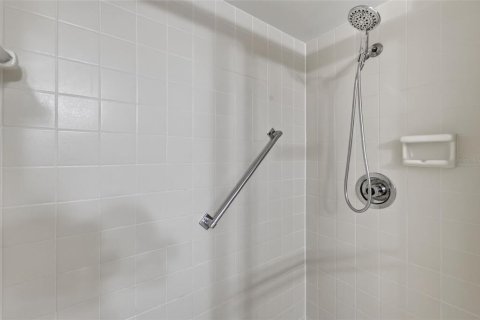 Condo in Eustis, Florida, 2 bedrooms  № 2215415 - photo 10