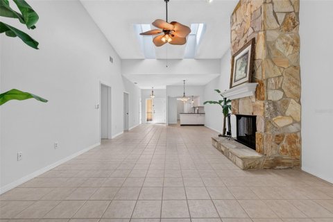 Condo in Eustis, Florida, 2 bedrooms  № 2215415 - photo 17