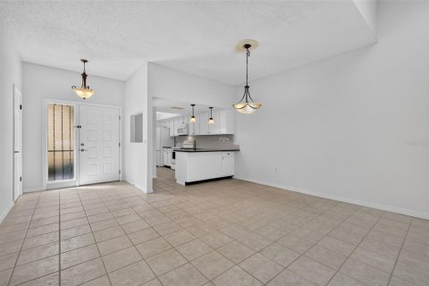 Condo in Eustis, Florida, 2 bedrooms  № 2215415 - photo 21