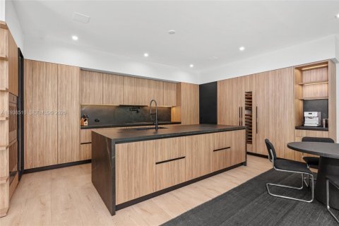 Villa ou maison à vendre à South Miami, Floride: 6 chambres, 636.1 m2 № 1996151 - photo 27