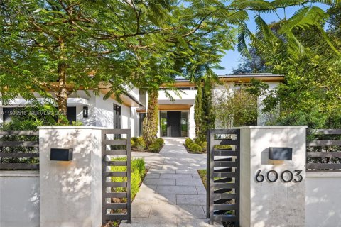 Villa ou maison à vendre à South Miami, Floride: 6 chambres, 636.1 m2 № 1996151 - photo 3