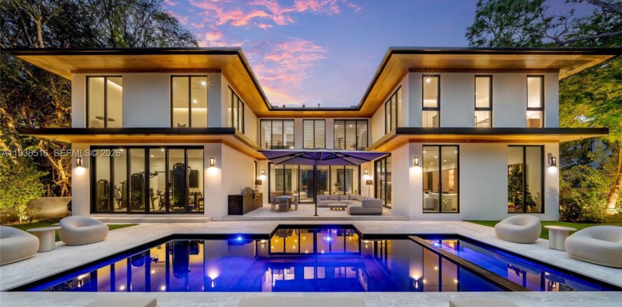 Villa ou maison à South Miami, Floride 6 chambres, 636.1 m2 № 1996151