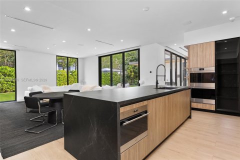 Villa ou maison à vendre à South Miami, Floride: 6 chambres, 636.1 m2 № 1996151 - photo 30