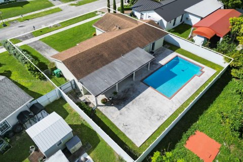 Купить виллу или дом в Хомстед, Флорида 4 спальни, 132.2м2, № 1954001 - фото 6