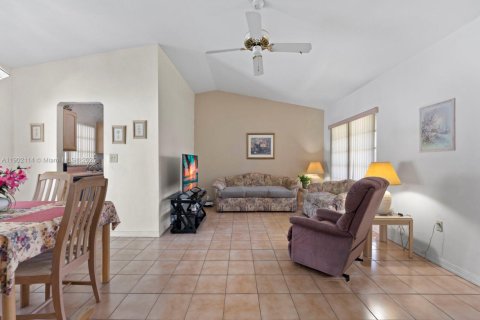 Купить виллу или дом в Хомстед, Флорида 4 спальни, 132.2м2, № 1954001 - фото 11