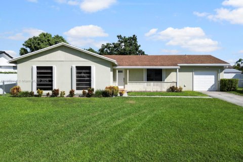 Купить виллу или дом в Хомстед, Флорида 4 спальни, 132.2м2, № 1954001 - фото 1