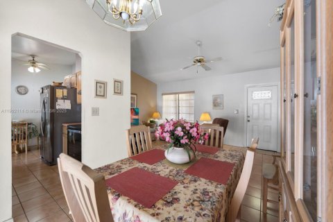 Купить виллу или дом в Хомстед, Флорида 4 спальни, 132.2м2, № 1954001 - фото 15